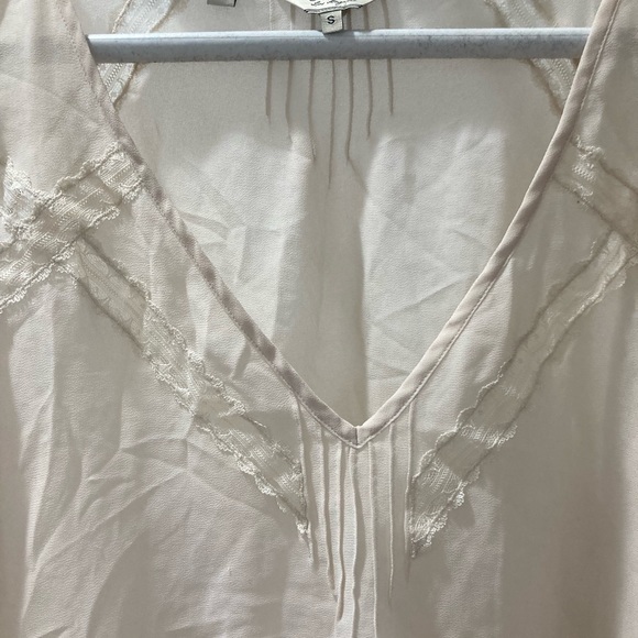 Guess S boho cream top - Picture 2 of 6